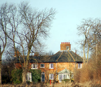 Octagon Farm seen from Bedford Road February 2008